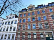 Zwickau Vermietete 2-Raumwhg. in zentrumsnaher Lage! Großer Südbalkon, EBK, Tageslichtbad u. Stpl.! Wohnung kaufen