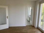 Zwickau Investieren in Marienthal: Vermietete Wohnung mit Balkon, Tageslichtküche & Stellplatz Wohnung kaufen