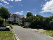 Wilkau-Haßlau Charmante 3R-DG-Whg. mit Balkon + Stellplatz, Tageslicht-Küche u. -Bad sowie Gäste-WC, vermietet! Wohnung kaufen