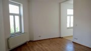 Chemnitz Günstige und vermietete 2-Zimmer mit Laminat, Aufzug und Eckwanne in guter Lage! Wohnung kaufen