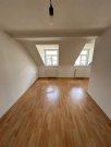Chemnitz Großzügige und vermietete 2-Zi. mit Laminat, Balkon, EBK und Wanne in zentraler Lage Wohnung kaufen