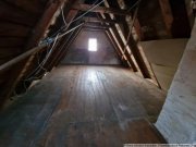 Callenberg Freistehendes Haus mit 753 m² Grundstück, Brunnen, Garagen und viel Raum für neue Wohnträume Haus kaufen