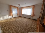 Callenberg Freistehendes Haus mit 753 m² Grundstück, Brunnen, Garagen und viel Raum für neue Wohnträume Haus kaufen
