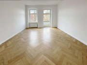 Berlin Attraktive 3-Zimmer Altbauwohnung 
mit offener Wohnküche und Balkon 
-Friedrichshain- Wohnung kaufen