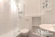 Berlin Helle vermietete 2-Zimmer-Wohnung mit Aufzug und Balkon in Berlin Charlottenburg zum Verkauf Wohnung kaufen