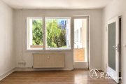 Berlin Bezugsfreie 2-Zimmer-Wohnung mit Balkon und Entwicklungspotenzial in Berlin-Schöneberg Wohnung kaufen