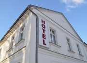 Borgsdorf Alleinauftrag!

Frei stehend: Traditionsreiches Hotel 
mit Restaurant, Festsaal und 
großem Biergarten 
in begehrter Lage nahe