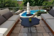 Milna Authentische Steinvilla mit Pool und Olivenhain im Herzen von Milna, Insel Brač Haus kaufen