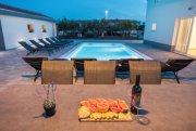 Zadar Eine moderne Stadtvilla mit Pool - eine elegante Oase in der Nähe von Zadar Haus kaufen