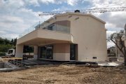 Sirmione del Garda Villa Sirmione direkt am Strand mit EUR2.400.000 Garten und Infinity-Pool Haus kaufen