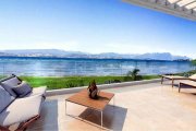 Sirmione del Garda Villa Sirmione direkt am Strand mit EUR2.400.000 Garten und Infinity-Pool Haus kaufen