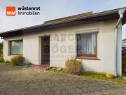 Sande (Landkreis Friesland) Liebling, ich habe einen Schnapp gemacht. 7 ZKB, 953 m² Grundstück. Sanierungsbedürftig Haus kaufen