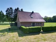 Westoverledingen + Einmalige Alleinlage nahe Papenburg – gepflegtes Einfamilienhaus auf 1.839 m² Grundstück + Haus kaufen