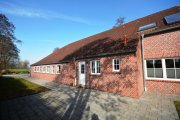 Weener * Gelegenheit, ca. 6 Hektar Grünland und ein saniert Hof mit viel Potenzial * Haus kaufen