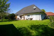 Weener Gepflegtes Einfamilienhaus mit Südterrasse, moderner Küche & Ausbaureserve in top Lage von Weener! Haus kaufen