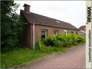 Weener Haus mit Anbau, separatem Holzhaus und Carport!
Vielseitig nutzbar, Platz für bis zu 9 Personen! Haus kaufen