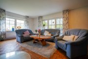 Bunde Gepflegtes Einfamilienhaus mit parkähnlichem Garten in bester Lage von Bunde! Haus kaufen