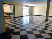 Sintra ***Geräumige Villa mit Pool, großer Küche und vielen Parkplatzmöglichkeiten sucht neuen Eigentümer*** Haus kaufen