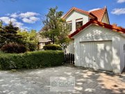 Langen (Landkreis Cuxhaven) Zweifamilienhaus (vermietet - ca. 6,4 % Rendite) in ruhiger und dennoch zentraler Lage von Langen Haus kaufen