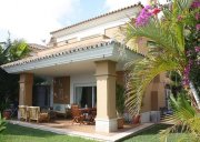 Marbella Ost hda-immo.eu: andalusische Stadthaus direkt am Golfplatz mit Meerblick in Marbella Ost Haus kaufen