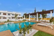 Los Alcázares Penthouse-Wohnungen mit 2 Schlafzimmern, 2 Bädern, Dachterrasse, Gemeinschaftspool und Tiefgaragenstellplatz im La Serena Golf