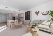 Los Alcázares Villen mit 3 Schlafzimmern, 2 Bädern, optionaler Dachterrasse, Kfz-Stellplatz und Privatpool in der Golfanlage La Serena Golf