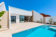 Los Alcázares Villen mit 3 Schlafzimmern, 2 Bädern, Klimaanlage, Kfz-Stellplatz und Privatpool in der La Serena Golfanlage Haus kaufen