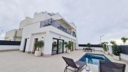 Los Alcázares Villen mit 3 Schlafzimmern, 3 Bädern, Gäste-WC, Souterrain, Dachterrasse, Einbauküchen mit Elektrogeräten, Kfz-Stellplatz