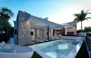 Los Alcázares Villen mit 3 Schlafzimmern, 2 Bädern, 2 Gäste-WCs, Keller, Dachterrasse, Klimaanlage und Privatpool im wunderschönen Santa