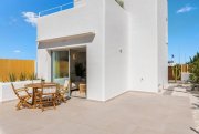 Los Alcázares Zweigeschossige Villen mit 3 Schlafzimmern, 2 Bädern, Vorinstallation Klimaanlage und Privatpool am Golfplatz von La Serena