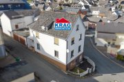 Bad Endbach ++ KRAG Immobilien ++ Kompaktes Wohnhaus mit zwei Küchen und Entwicklungschance für Anleger ++ Haus kaufen