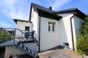 Holzminden ** Sofort einziehen und wohlfühlen! ** Modernisiertes 1-Familienwohnhaus mit Garage und viel Charme Haus kaufen