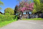 Holzminden Stark sanierungsbedürftiges Wohnhaus bzw. Grundstück mit Abrisshaus in guter Wohnlage Haus kaufen