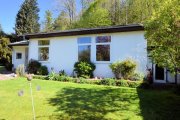 Holzminden Stark sanierungsbedürftiges Wohnhaus bzw. Grundstück mit Abrisshaus in guter Wohnlage Haus kaufen