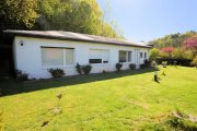 Holzminden Stark sanierungsbedürftiges Wohnhaus bzw. Grundstück mit Abrisshaus in guter Wohnlage Haus kaufen