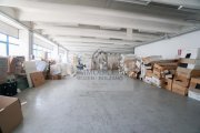 Bozen Gewerbeimmobile mit Büro und Magazin in Bozen Süd zu verkaufen Gewerbe kaufen