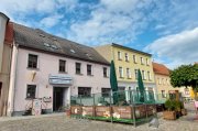 Barby Erfolgreich geführte Gastronomie-Immobilie in Top-Lage am Rathausplatz von Barby Gewerbe kaufen