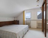 Ratingen Bestlage in Ratingen-Ost: Freistehendes Einfamilienhaus auf großem Grundstück Haus kaufen