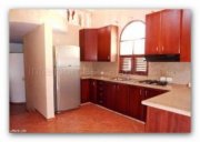 Sosúa/Dominikanische Republik Sosua: Villa mit 215 qm (2300 sqft)Wohnfläche, drei Schlafzimmer, vier Bäder mit Pool in privater Wohnanlage mit Meerblick. 