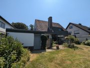 Alpen Freistehendes Einfamilienhaus mit Garten, Balkon und Garage in ruhiger Wohnlage Haus kaufen