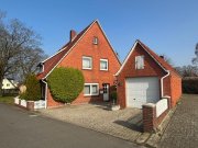 Uelsen Zentral in Uelsen – Großzügiges Einfamilienhaus mit Nebengebäuden; ebenerdiges Wohnen möglich Haus kaufen