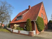 Uelsen Zentral in Uelsen – Großzügiges Einfamilienhaus mit Nebengebäuden; ebenerdiges Wohnen möglich Haus kaufen
