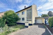 Wesseling Mehrfamilien- oder Mehrgenerationenhaus mit großem Garten in Berzdorf (bezugsfrei) Haus kaufen