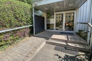 Köln Modernisierte 2-Zimmer-Wohnung mit großem Balkon und Tiefgaragenplatz in Köln-Weiden (bezugsfrei) Wohnung kaufen