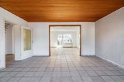 Bonn Bonn-Niederholtorf: Familienhaus mit viel Platz, Garten & Entwicklungspotenzial Haus kaufen