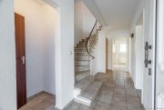 Bonn Bonn-Niederholtorf: Familienhaus mit viel Platz, Garten & Entwicklungspotenzial Haus kaufen