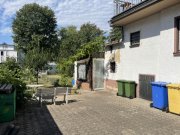 Bonn BONN-PÜTZCHEN 2-3 Zi. EG-Wohnung, bezugsfrei ca. 65 m² Wfl. mit Garten im 2 Part.Haus, 3 Stellplätze Wohnung kaufen