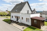 Wershofen Einfamilienhaus mit großer Wiese und Doppelgarage in Wershofen Haus kaufen