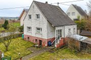 Pomster Renovierungsbedürftiges Einfamilienhaus mit großem Garten in Pomster Haus kaufen