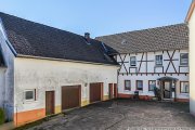 Blankenheim (Kreis Euskirchen) Eifler Bauernhaus mit Nebengebäuden und großem Garten Haus kaufen
